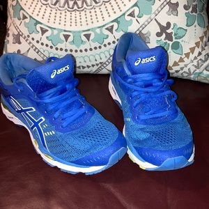 Asics FLYTEFOAM TechnologyProvides lightweight